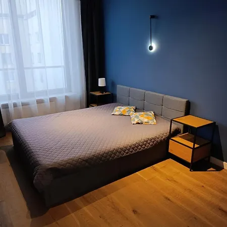 Spacious & Modern 3br-2ba Apartamento Varsóvia