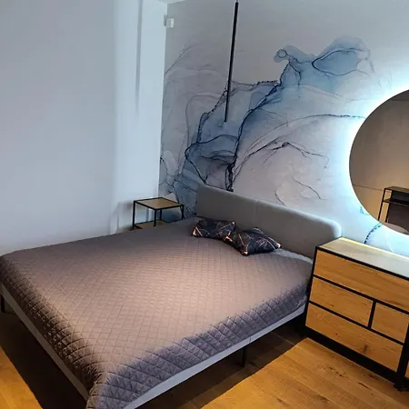 Spacious & Modern 3br-2ba