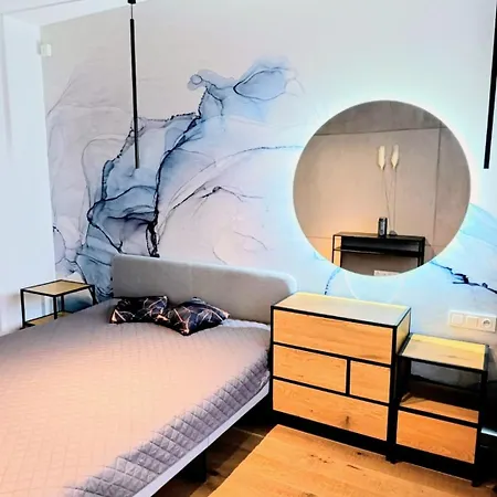 Spacious & Modern 3br-2ba * Warszawa