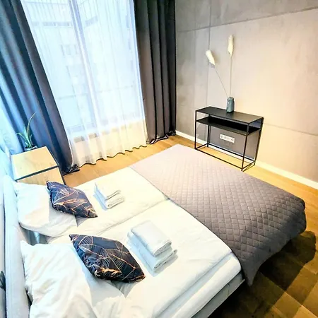 Apartament Spacious & Modern 3br-2ba *