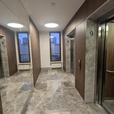 Spacious & Modern 3br-2ba Apartament Warszawa