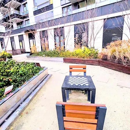 Spacious & Modern 3br-2ba * Warszawa