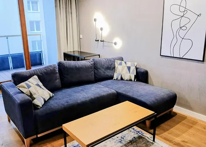 Lejlighed Spacious & Modern 3br-2ba