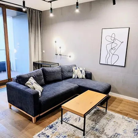 Spacious & Modern 3br-2ba Varsóvia
