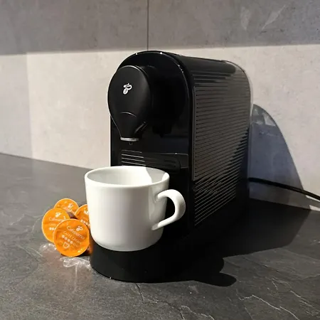 Spacious & Modern 3br-2ba Apartment